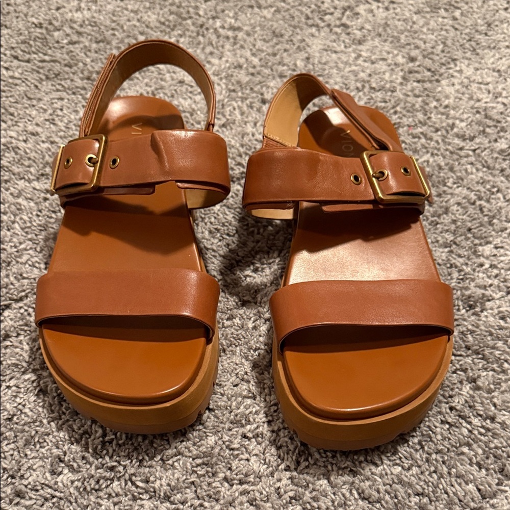 VIONIC TORRANCE PLATFORM STRAP LUG SANDALS WITH VELCRO STRAP